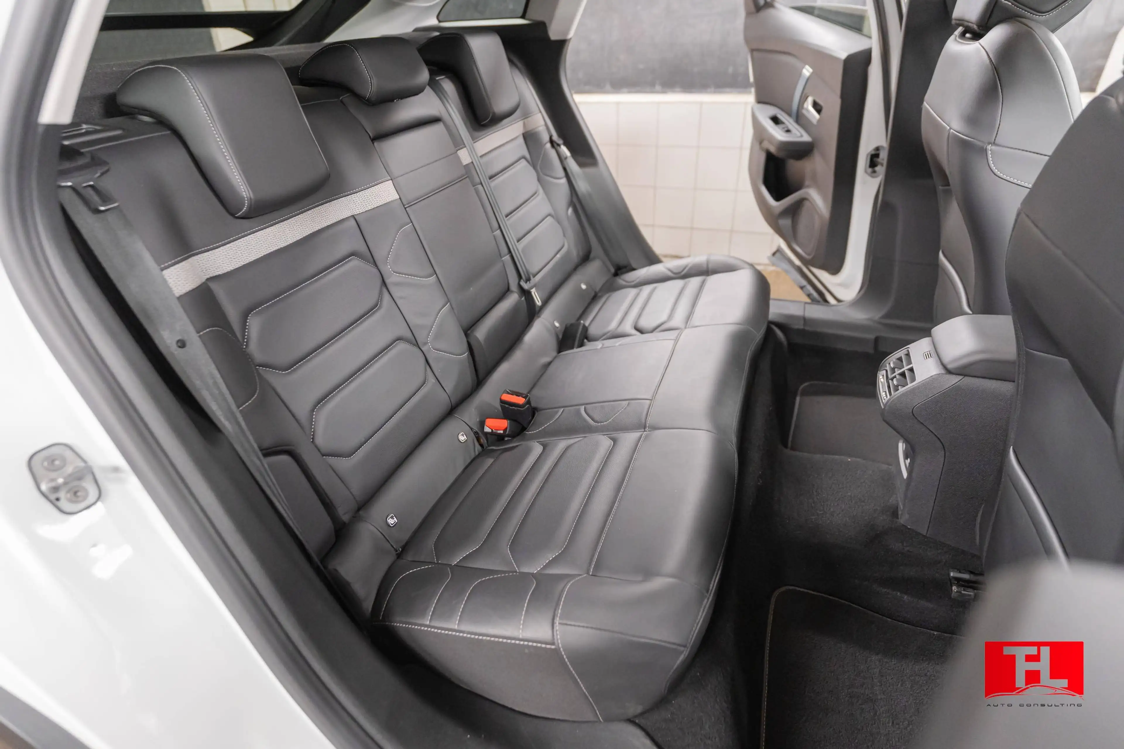Citroen E-C4 Electric Cë-C4 Shine (Max) ACC/HUD/Pano/Le — photo 8