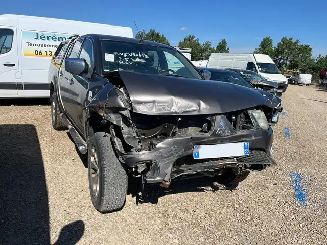 Mitsubishi L200 L200 2.5 TD 180 Intense / CZ587