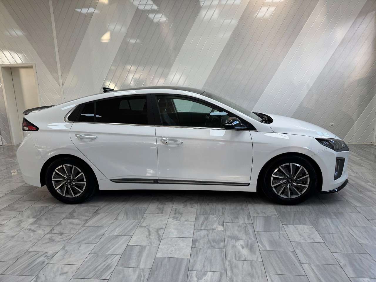 Hyundai IONIQ 2022