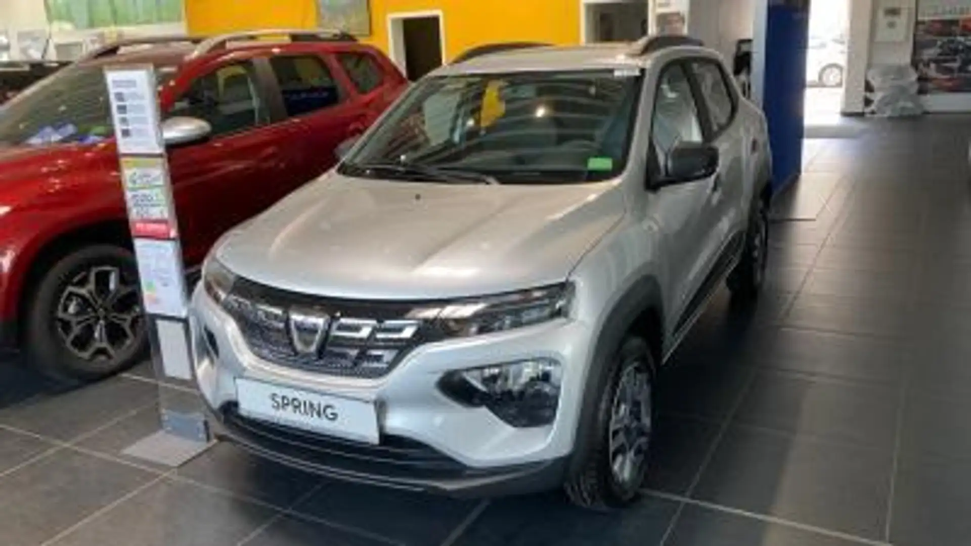 Dacia Spring Business Silber - 1