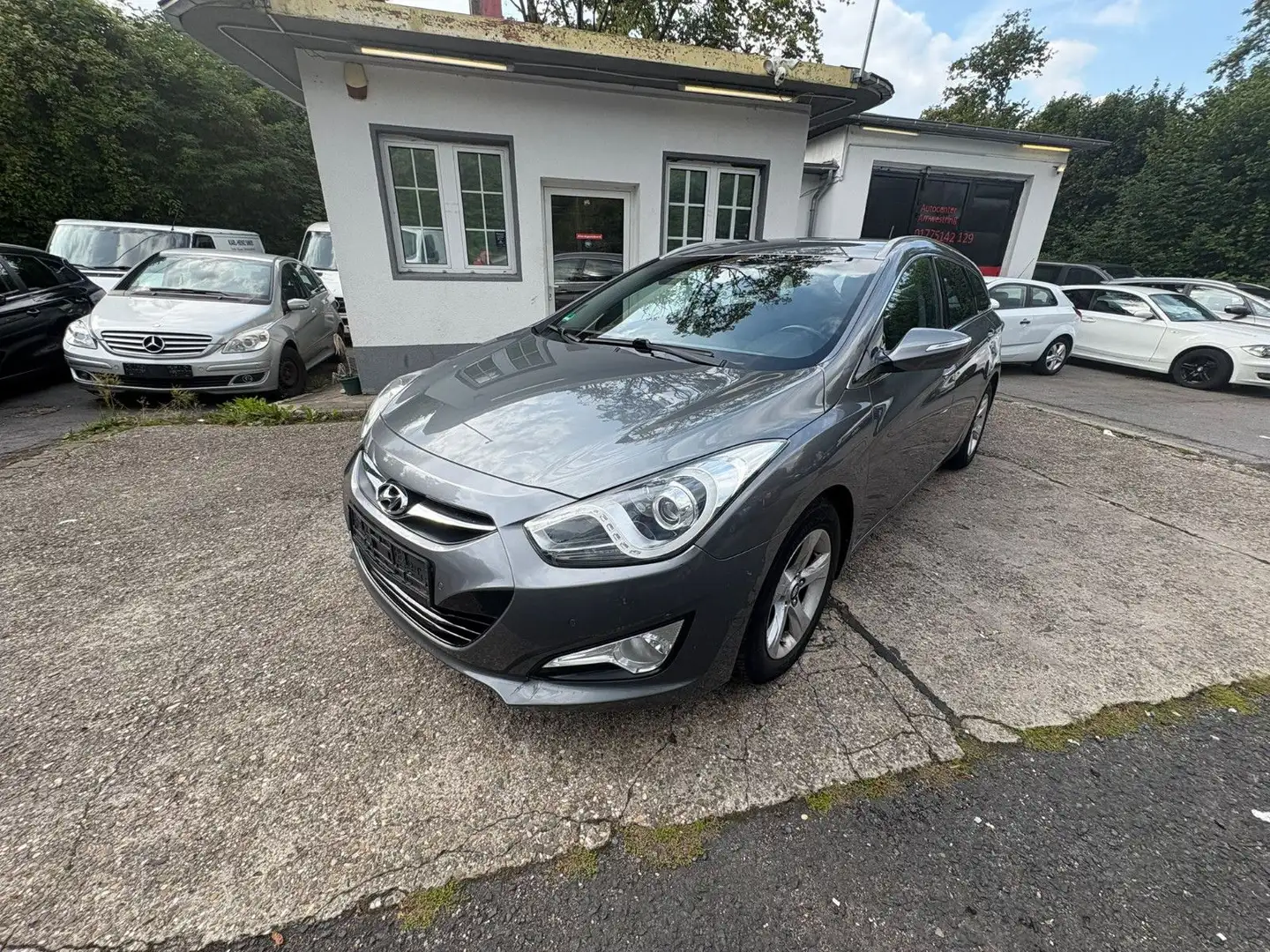 Hyundai i40 cw Style Automatik/Navigation/ Silber - 1