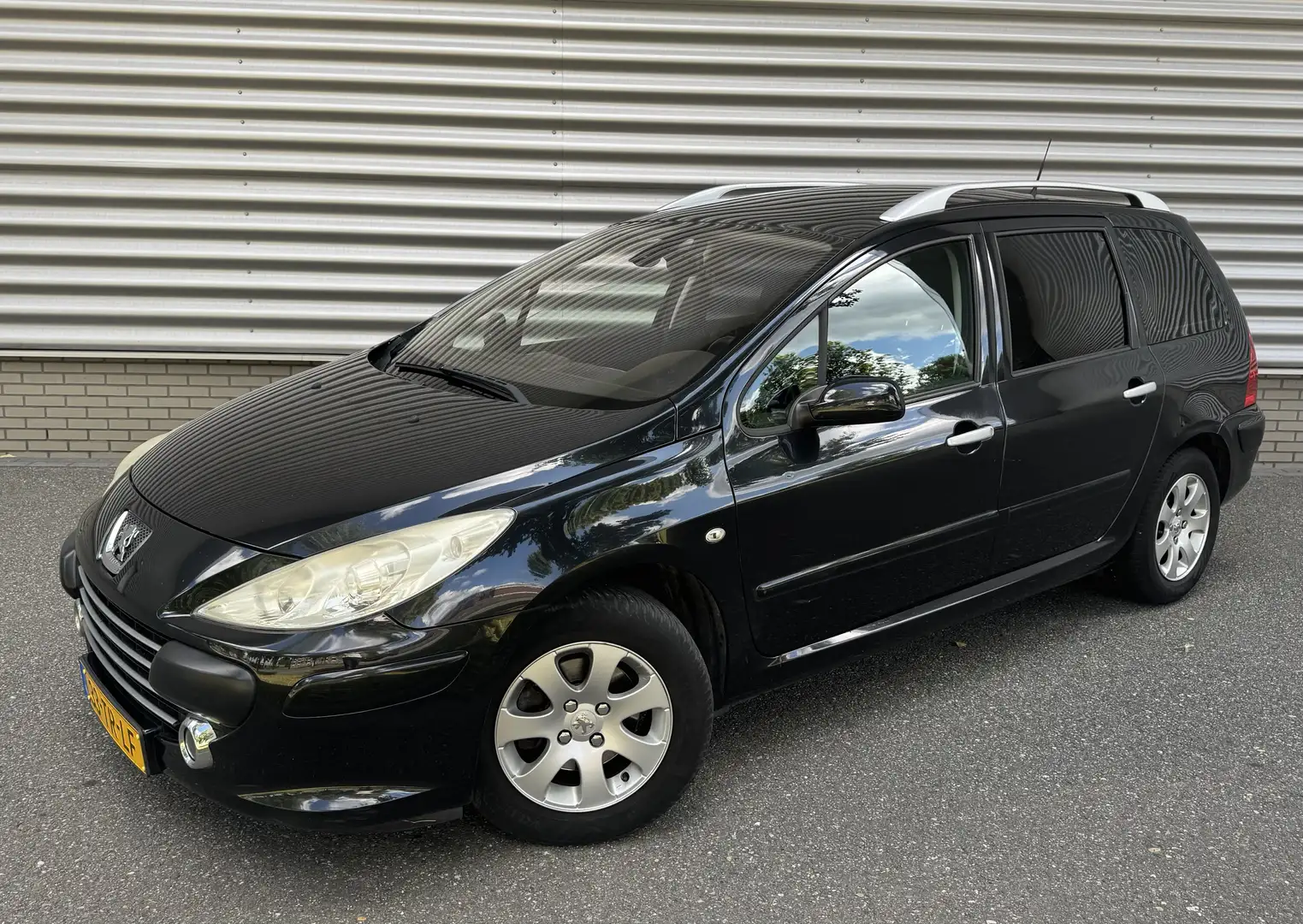 Peugeot 307 1.6-16V Premium Zwart - 1