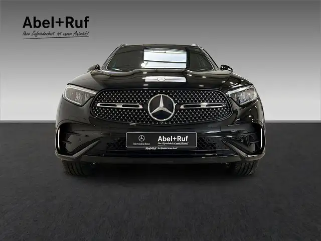 Mercedes-Benz GLC view 2