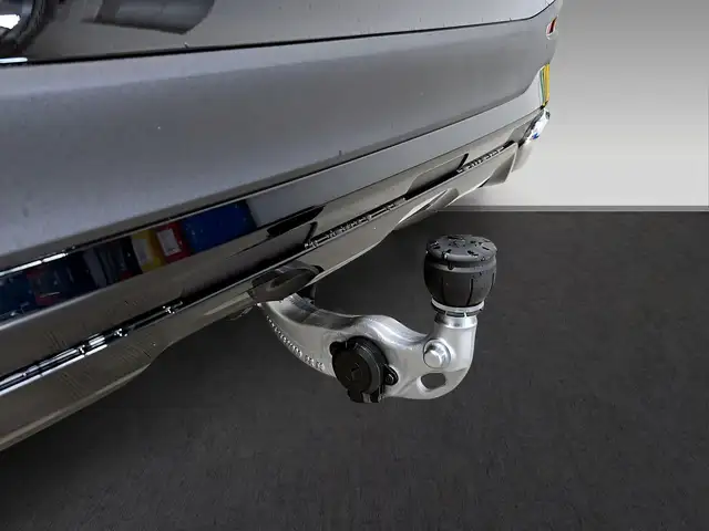 Mercedes-Benz GLC view 12