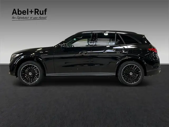 Mercedes-Benz GLC view 4