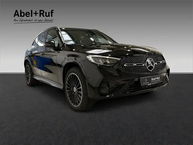 Mercedes-Benz GLC view 3