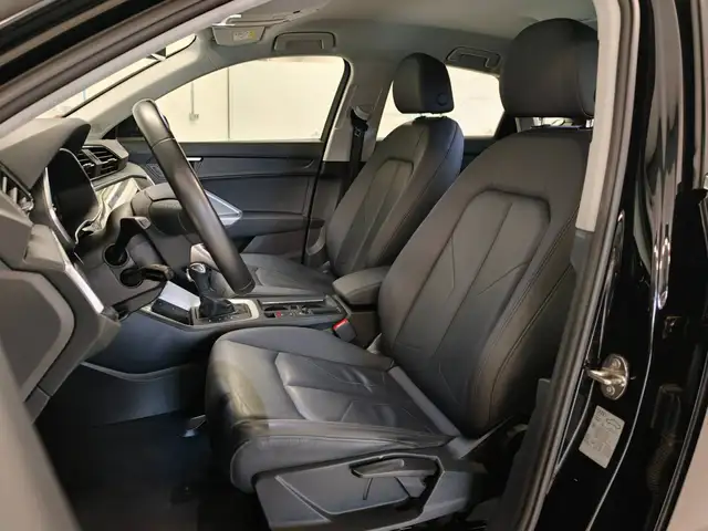 Audi Q3 view 7