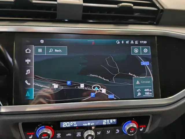 Audi Q3 view 13