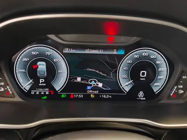 Audi Q3 view 12