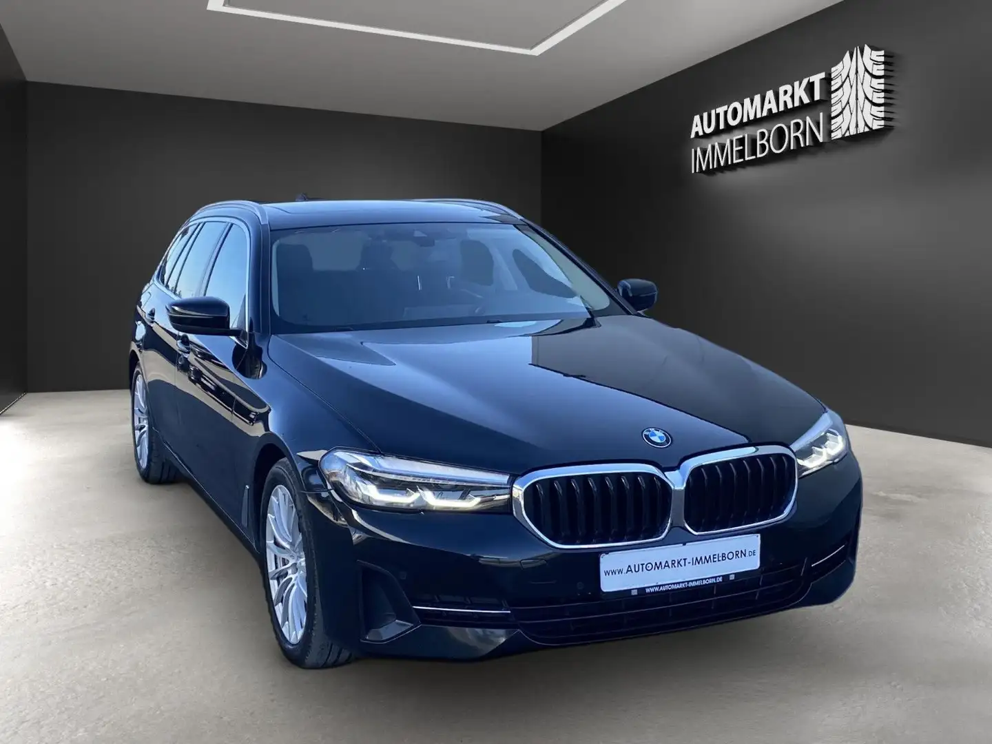 BMW 530 d Hybrid Pano*LiveCP*Kamera*VolLeder*LED*DAB Czarny - 2