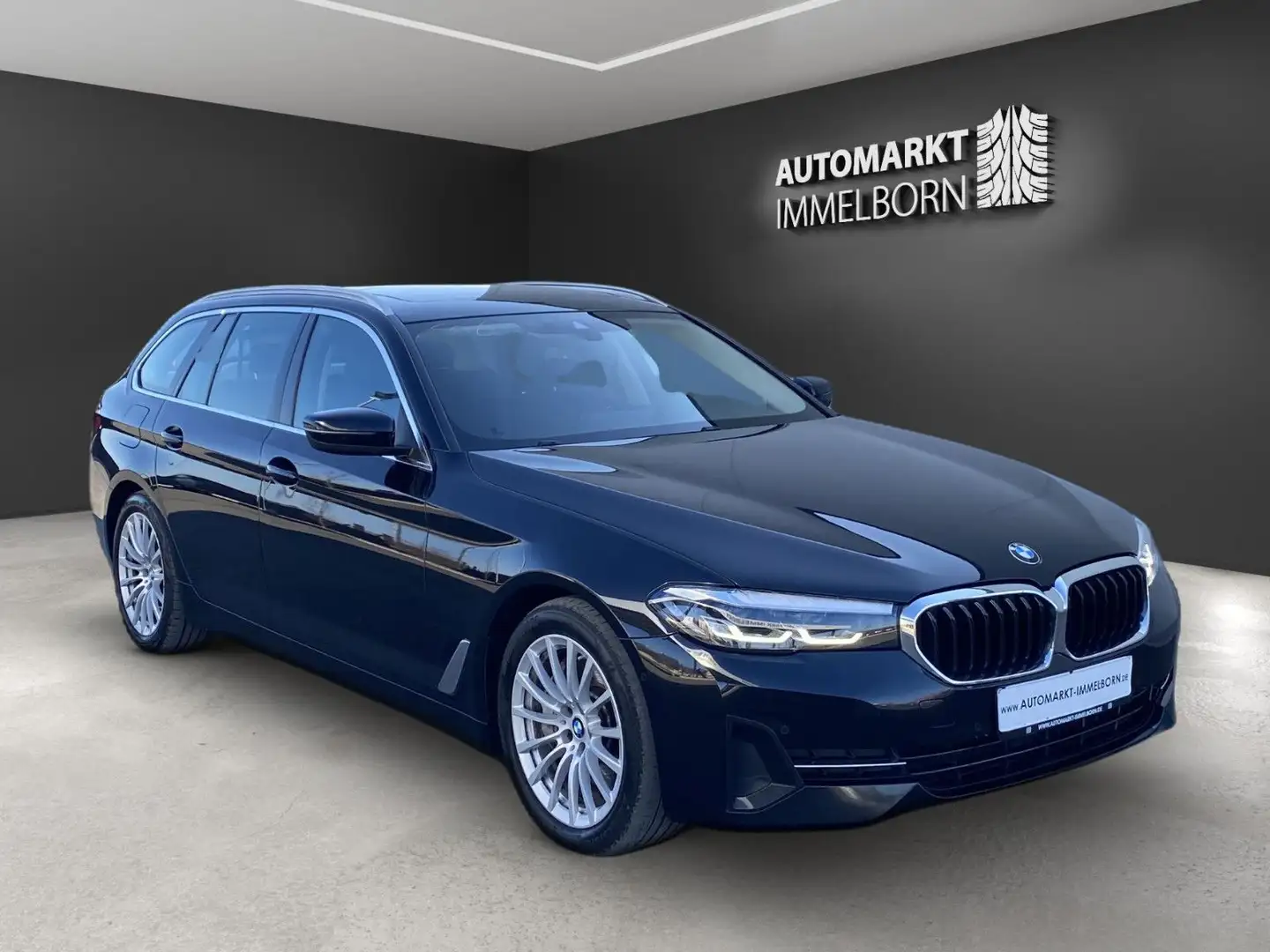 BMW 530 d Hybrid Pano*LiveCP*Kamera*VolLeder*LED*DAB Czarny - 1