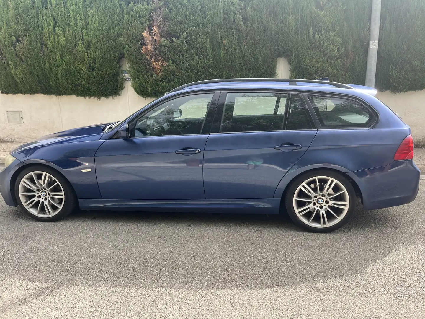 BMW 320 320d Touring M - 1