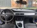 BMW 320 320d Touring M - thumbnail 12