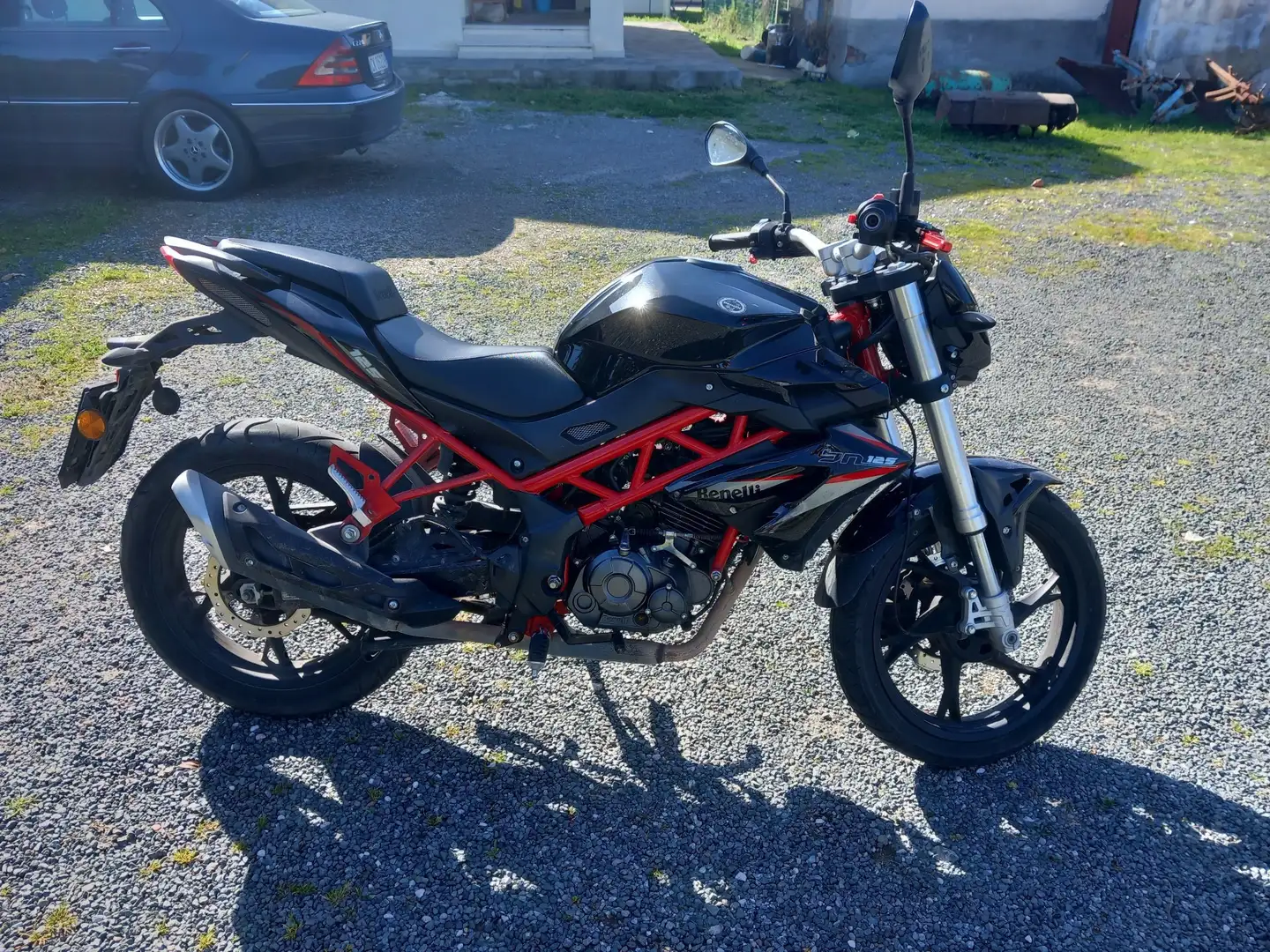 Benelli BN 125 Černá - 1