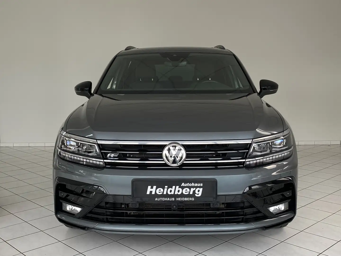 Volkswagen Tiguan Allspace 2.0 TDI 4M R-Line BLACK 19" Alu Standhzg. Panorama Grijs - 2