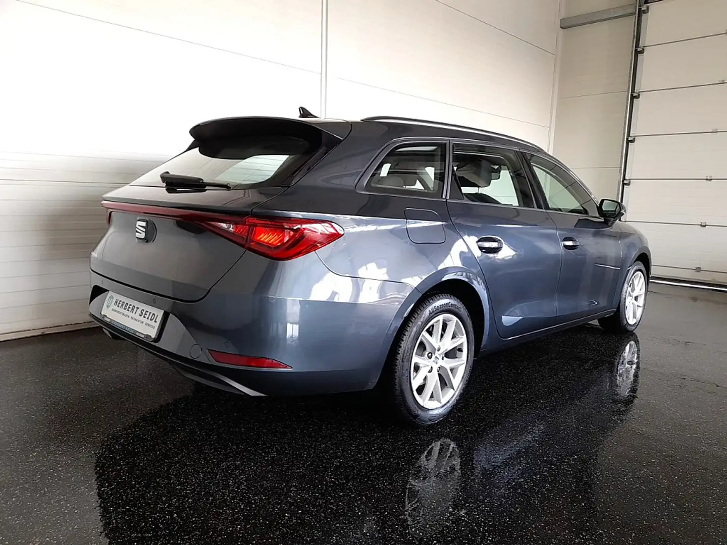 SEAT Leon ST Style 2,0 TDI *VIRTUELL / LED / NAVI / TEMPO... Grau - 2