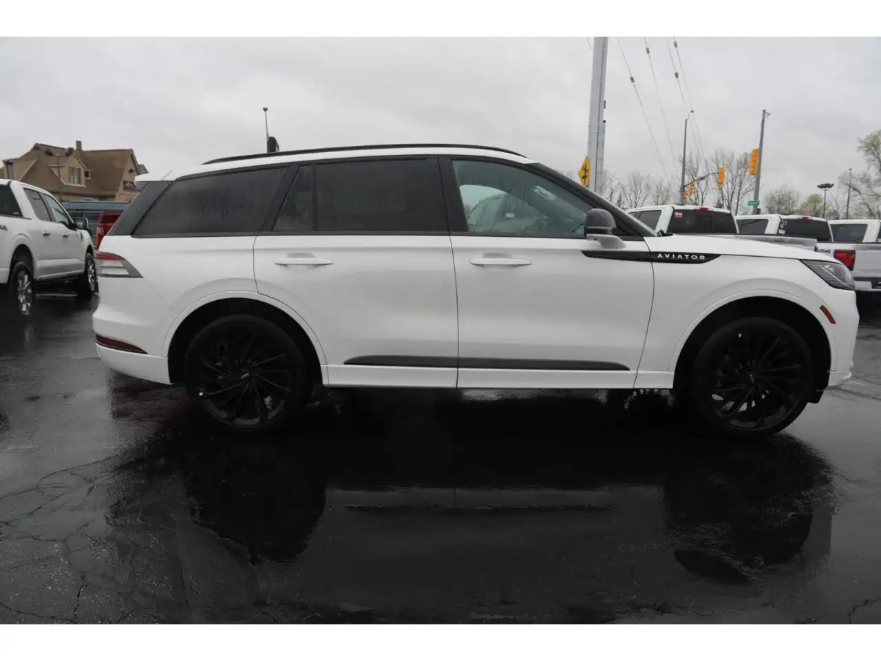 Lincoln Aviator снимка Lincoln Aviator