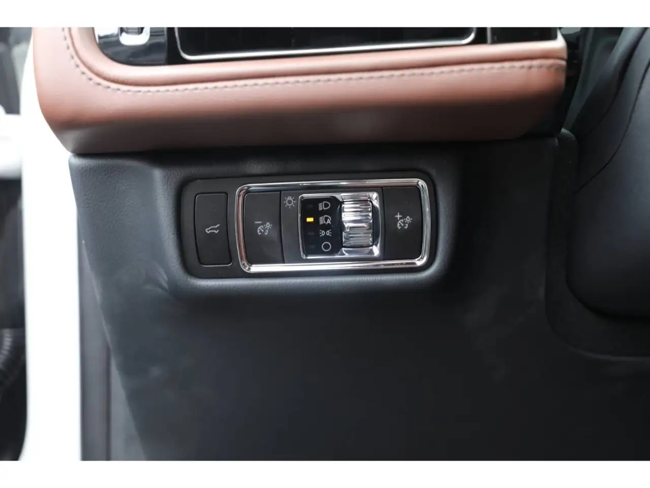 Lincoln Aviator снимка Lincoln Aviator