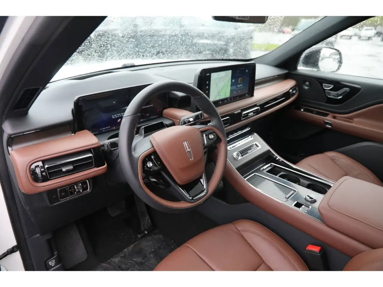 Lincoln Aviator снимка Lincoln Aviator