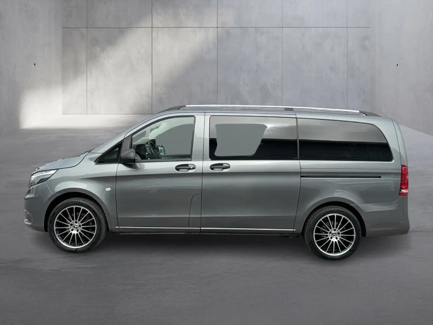 Mercedes-Benz Vito Tourer Pro 116 CDI lang 4x4 Aut. Schwarz - 2