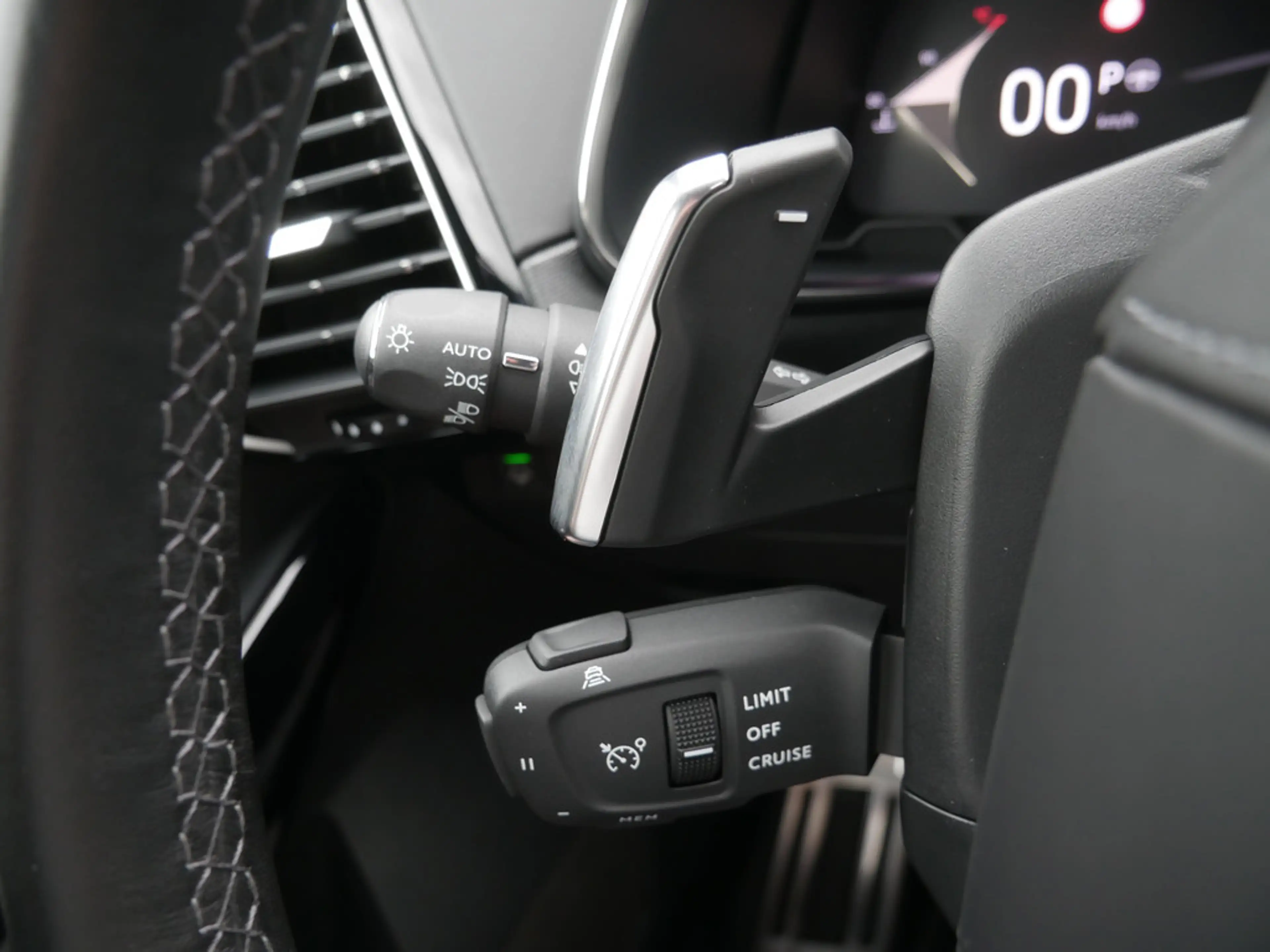 DS Automobiles DS 7 Crossback Opera BlueHDi 130 PANO 360° — photo 13