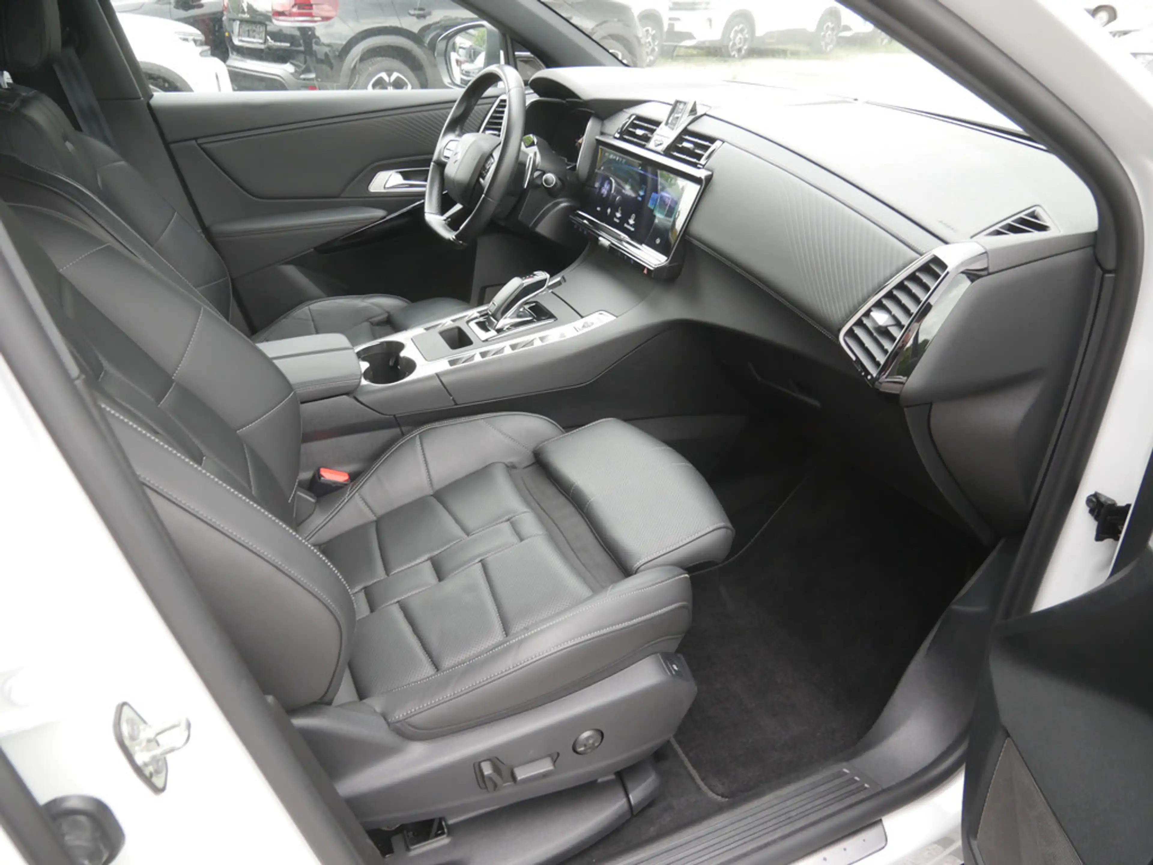 DS Automobiles DS 7 Crossback Opera BlueHDi 130 PANO 360° — photo 3