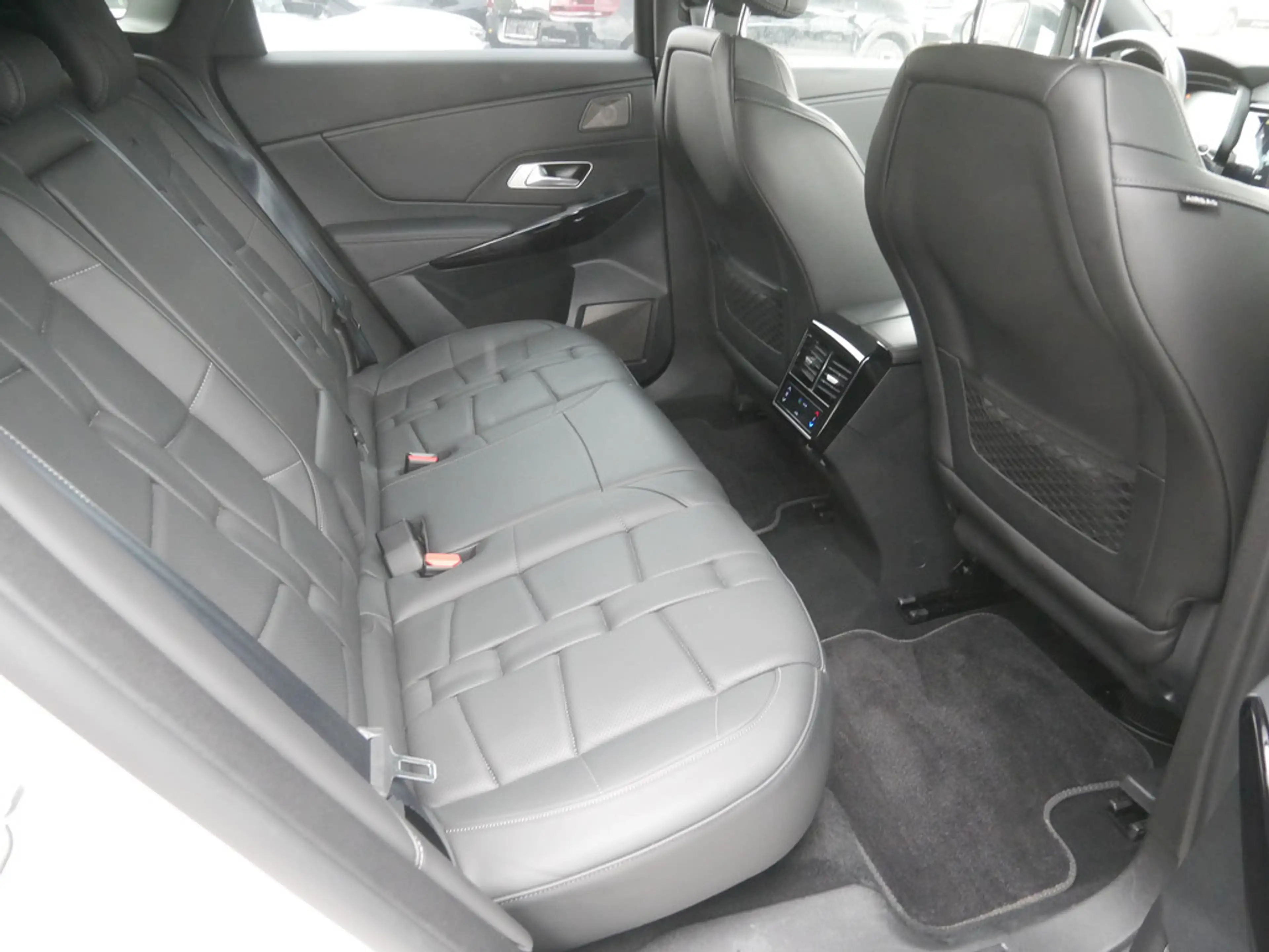 DS Automobiles DS 7 Crossback Opera BlueHDi 130 PANO 360° — photo 5