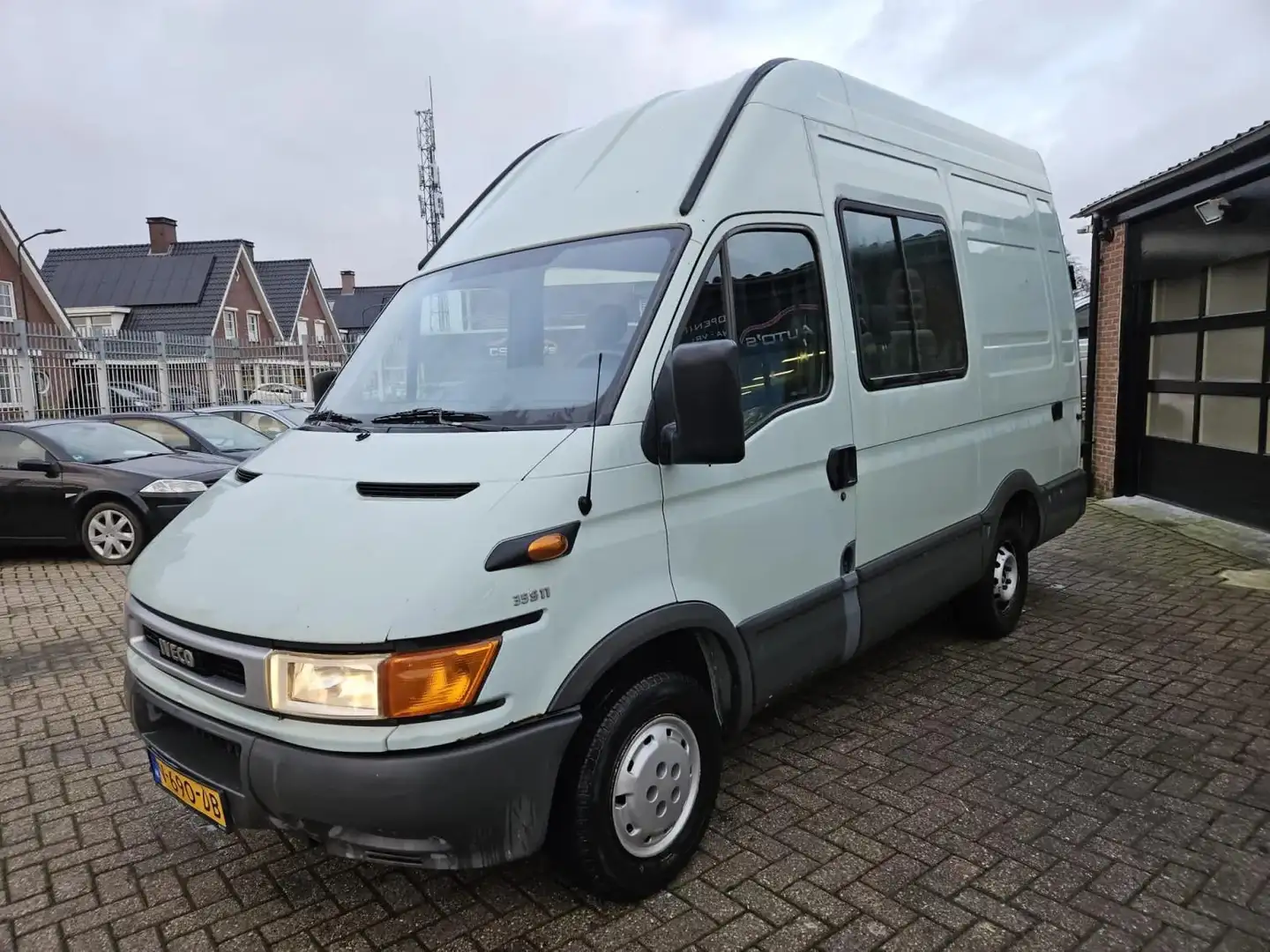 Iveco Daily 35S11V 300 H1 Blauw - 2