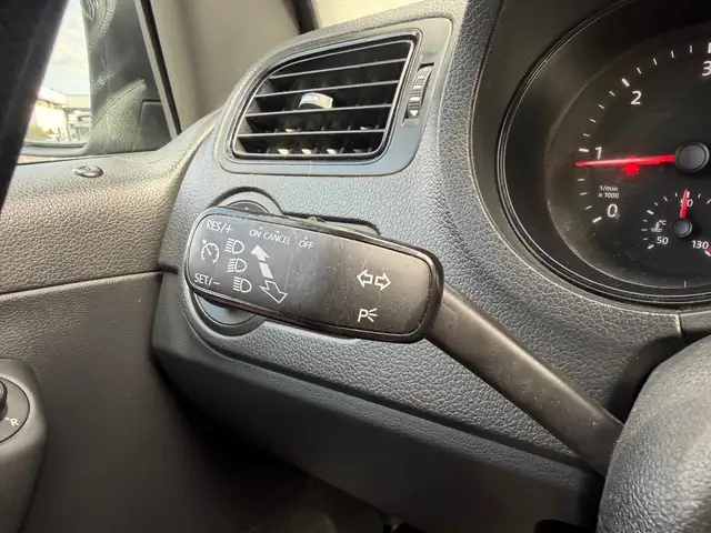 Volkswagen Polo view 14