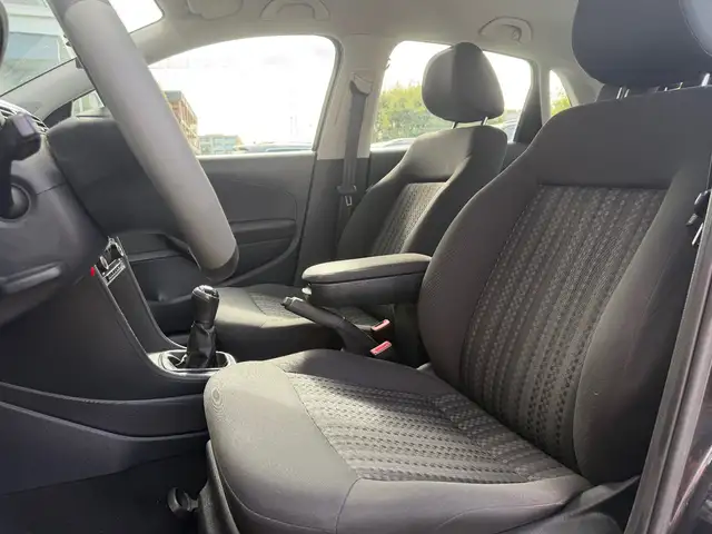 Volkswagen Polo view 9