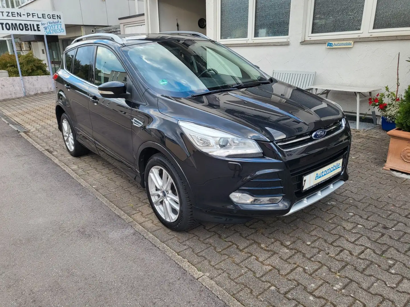 Ford Kuga Individual, Automatik, Leder, TÜV 08/2026 Schwarz - 1