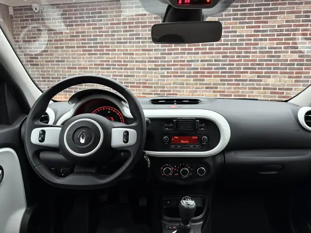 Renault Twingo view 9