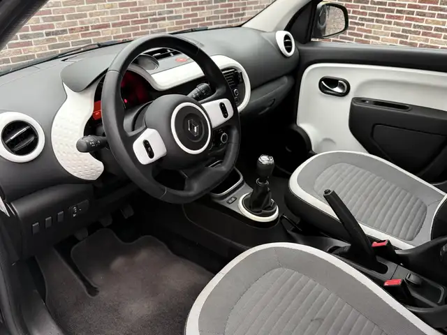 Renault Twingo view 3
