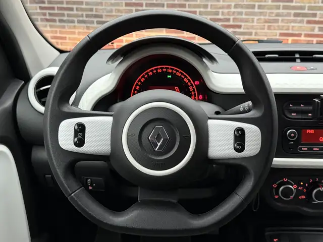 Renault Twingo view 10