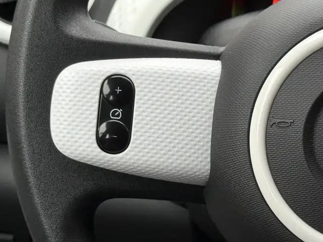 Renault Twingo view 11
