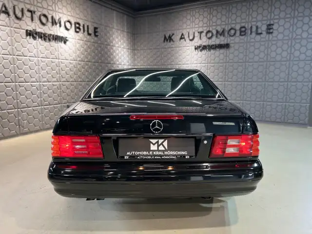 Mercedes-Benz SL view 11