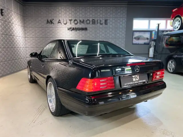 Mercedes-Benz SL view 12