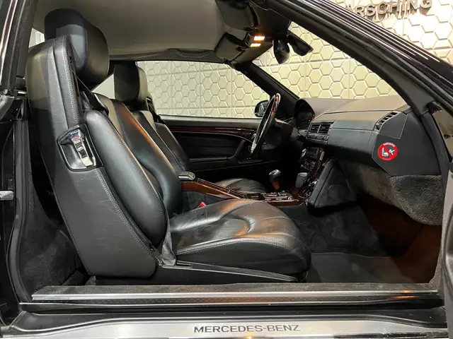 Mercedes-Benz SL view 28