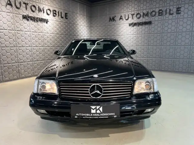 Mercedes-Benz SL view 4