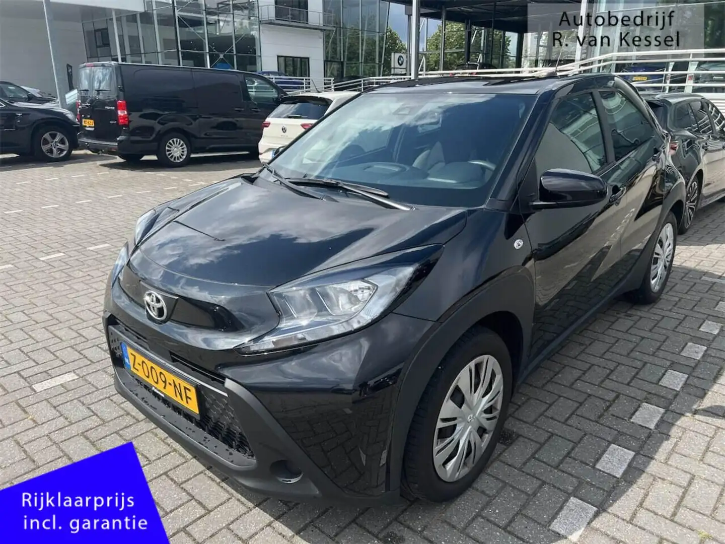 Toyota Aygo X 1.0 VVT-i MT Play I 1e Eig. I Carplay I NL-auto Nero - 1