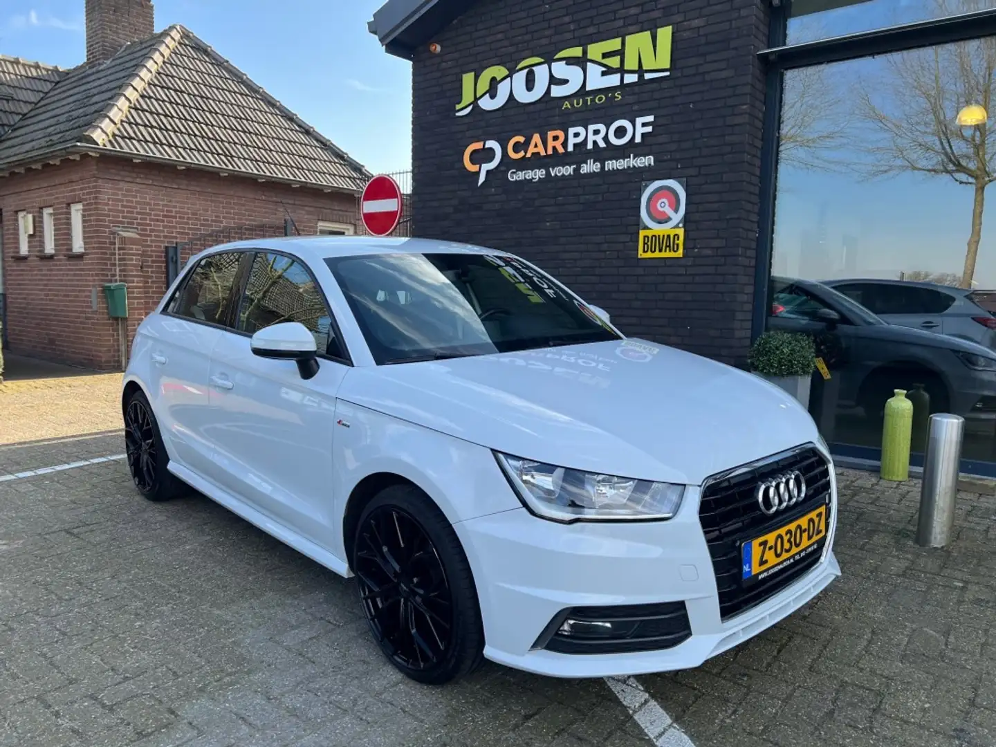 Audi A1 1.0 TFSI SP. PRO L S 2X S LINE Blanc - 1
