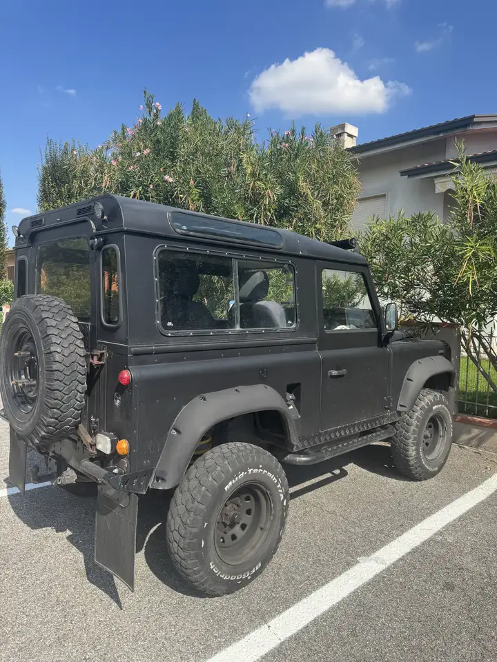 Land Rover Defender 90 2.5 td Hard Top, foto 2