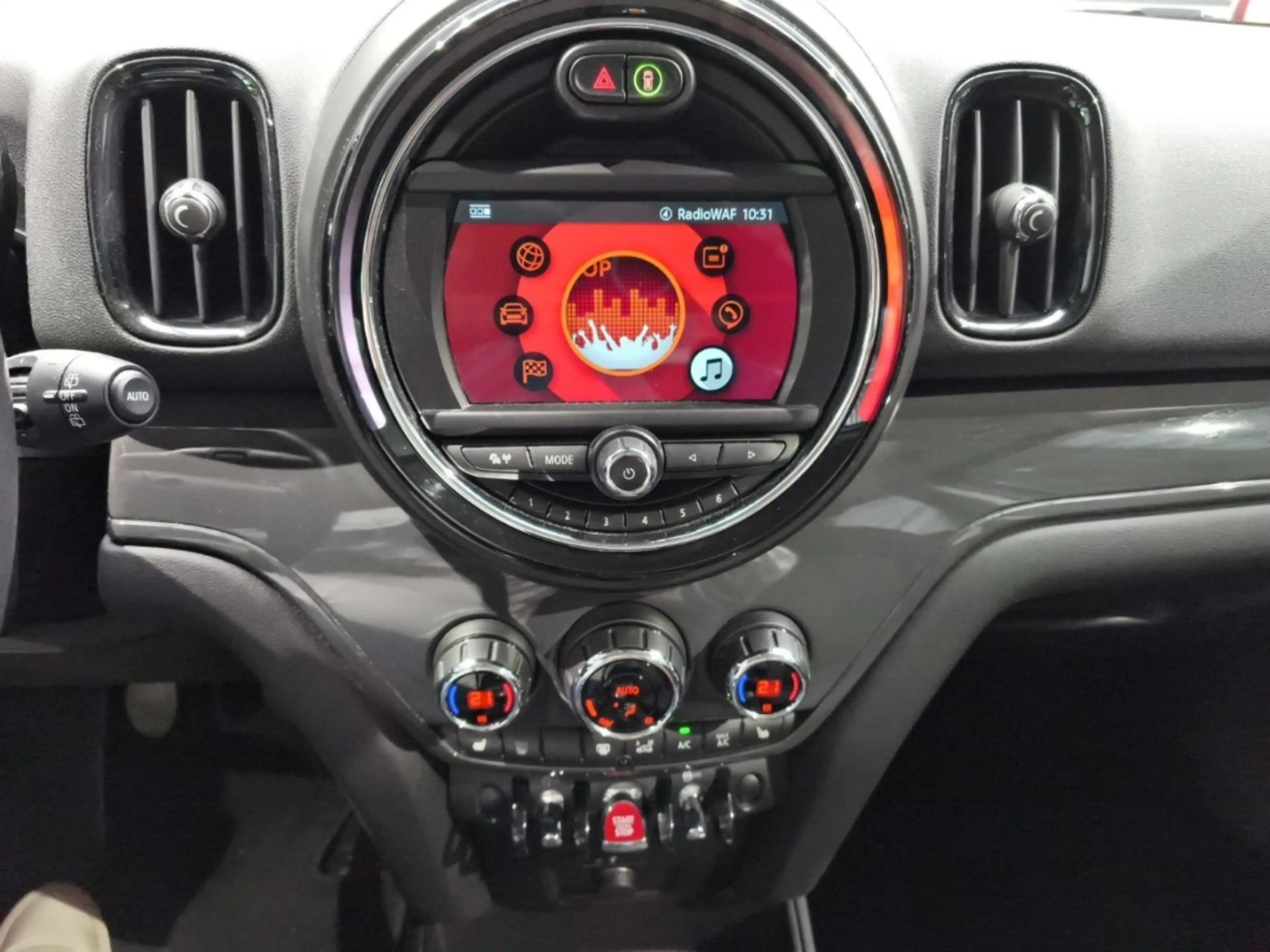 MINI One Countryman COUNTRYMAN Pepper Sitzheizung — photo 14