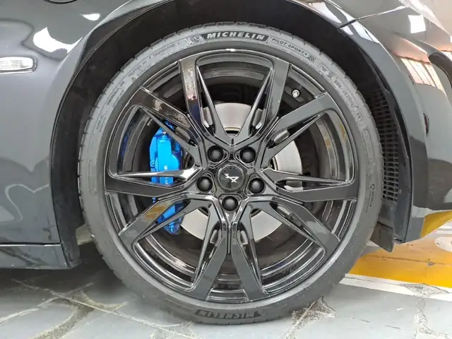 Alpine A110 view 9
