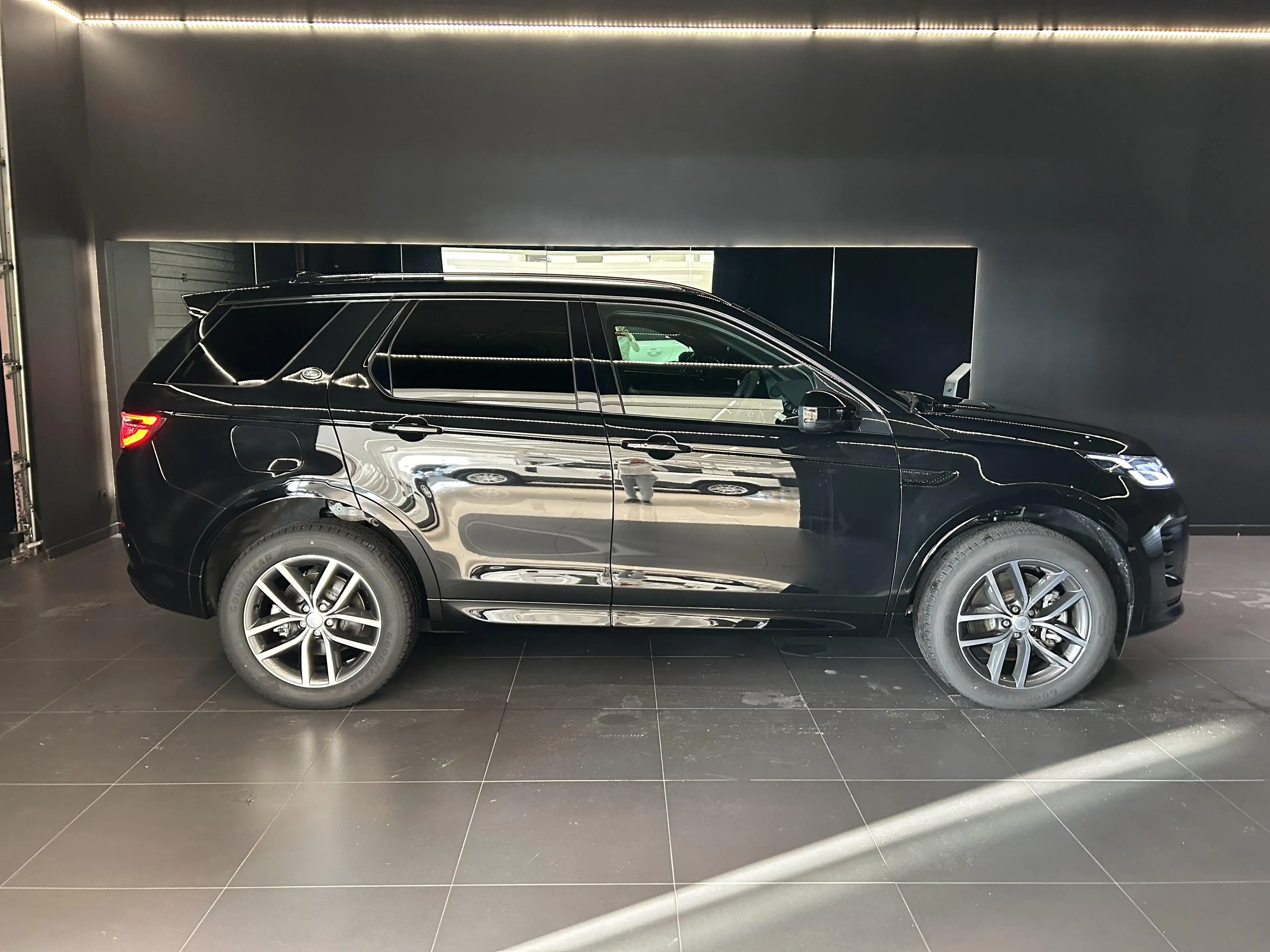 Land Rover Discovery Sport DYNAMIC SE — photo 6