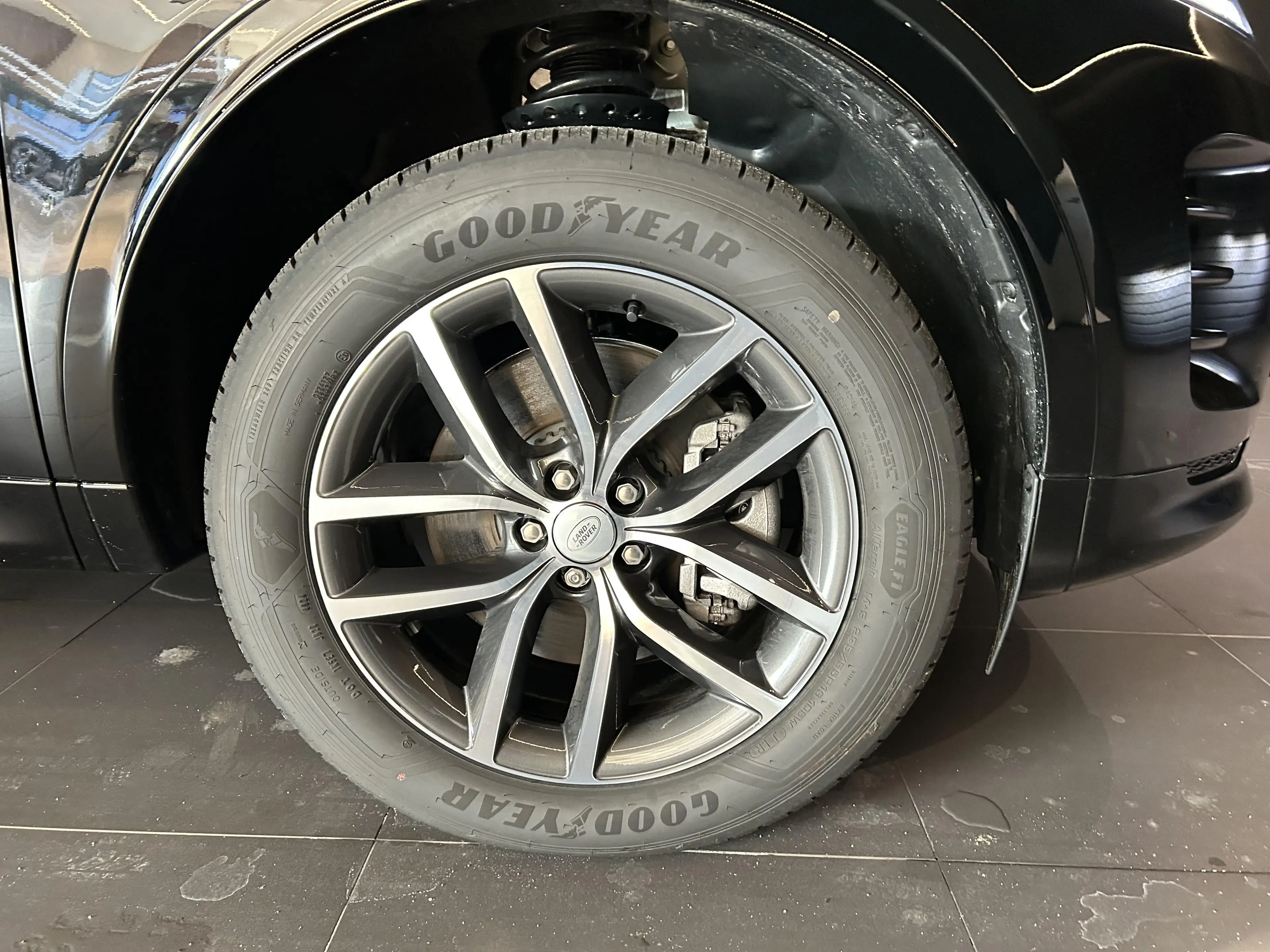 Land Rover Discovery Sport DYNAMIC SE — photo 9