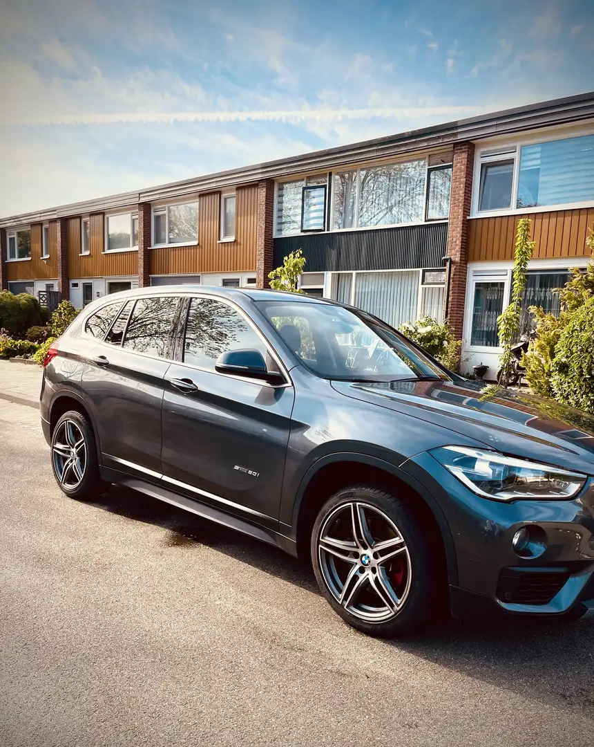 BMW X1 2.0 Sdrive 20I AUT 2017 Grijs Grijs - 2