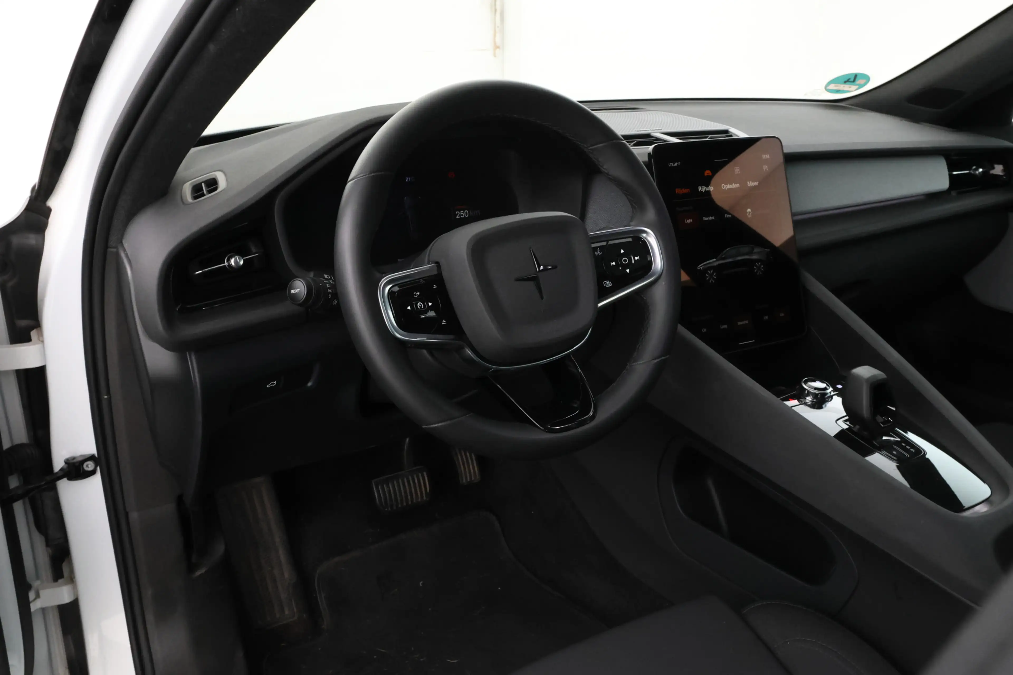 Polestar 2 Long Range Single Motor Plus 82 kWh Long range! Pa — photo 15