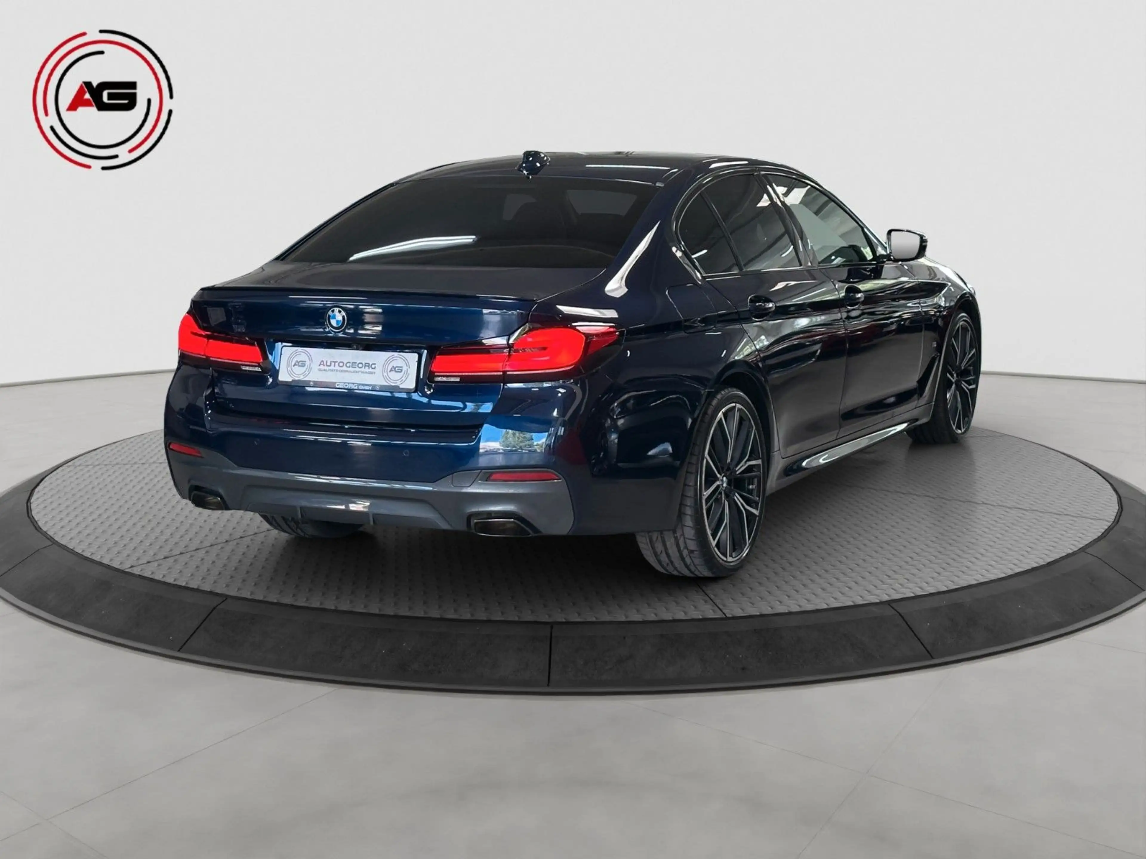 BMW 545 e xDr M-SPORT LC.PRO CARPLAY H/K HUD 360° — photo 5