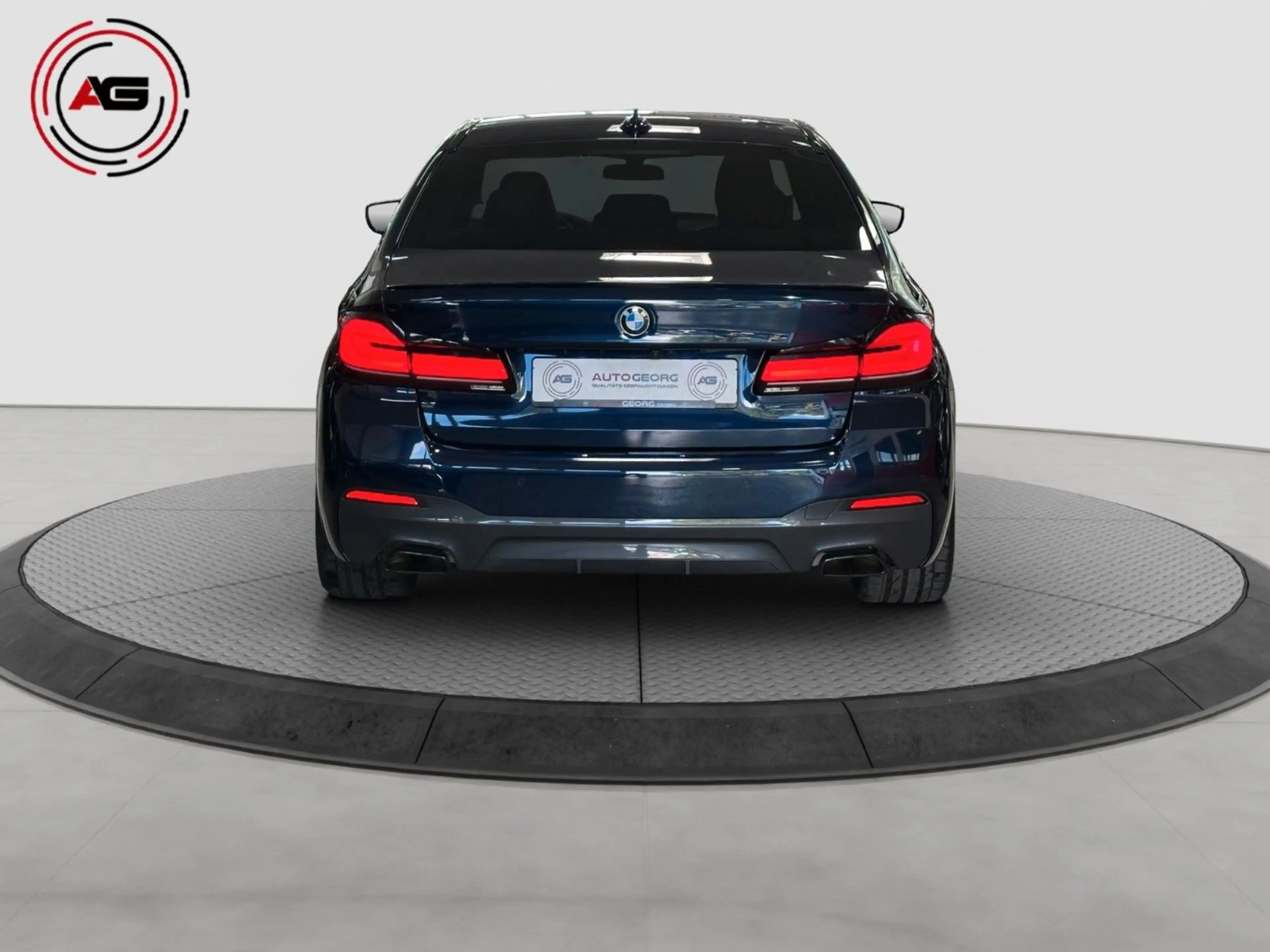 BMW 545 e xDr M-SPORT LC.PRO CARPLAY H/K HUD 360° — photo 6